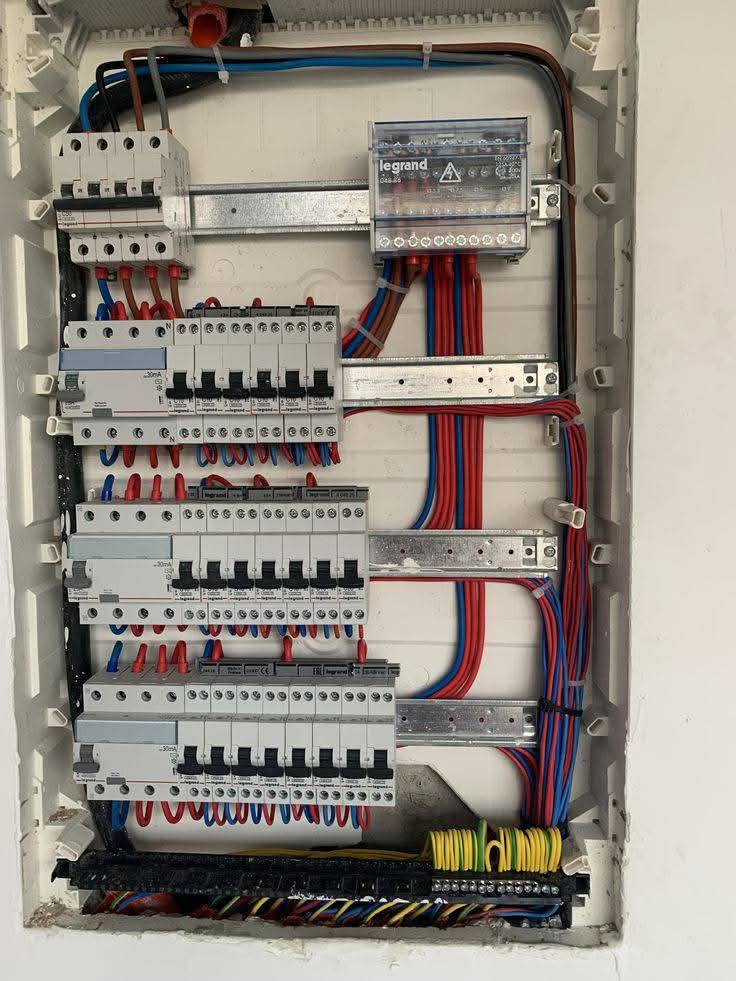 Électricité Bâtiment & Tertiaire